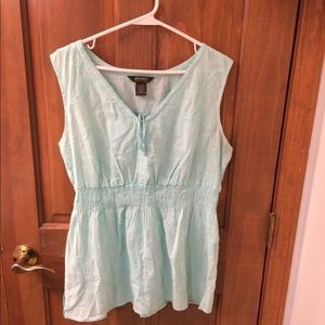 Pastel light sleeveless top